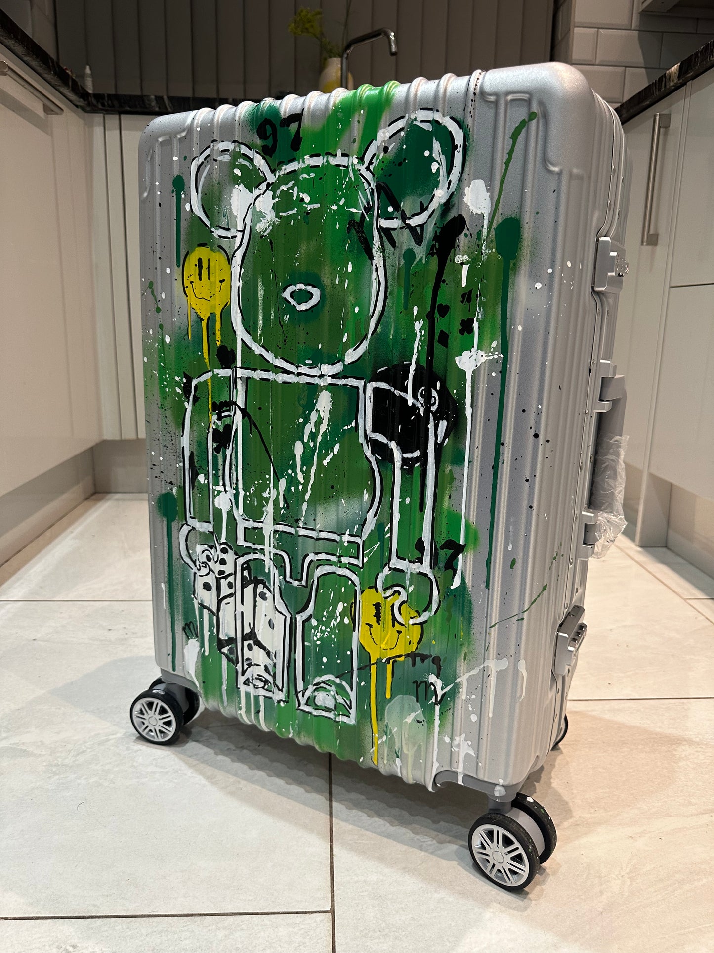 Custom Suitcase Medium (Silver)