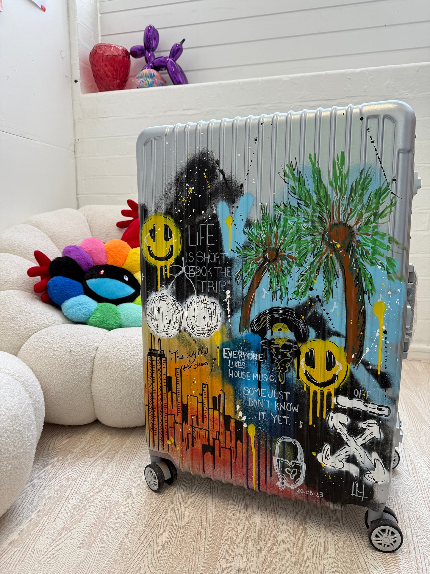 Custom Suitcase Large (Silver)
