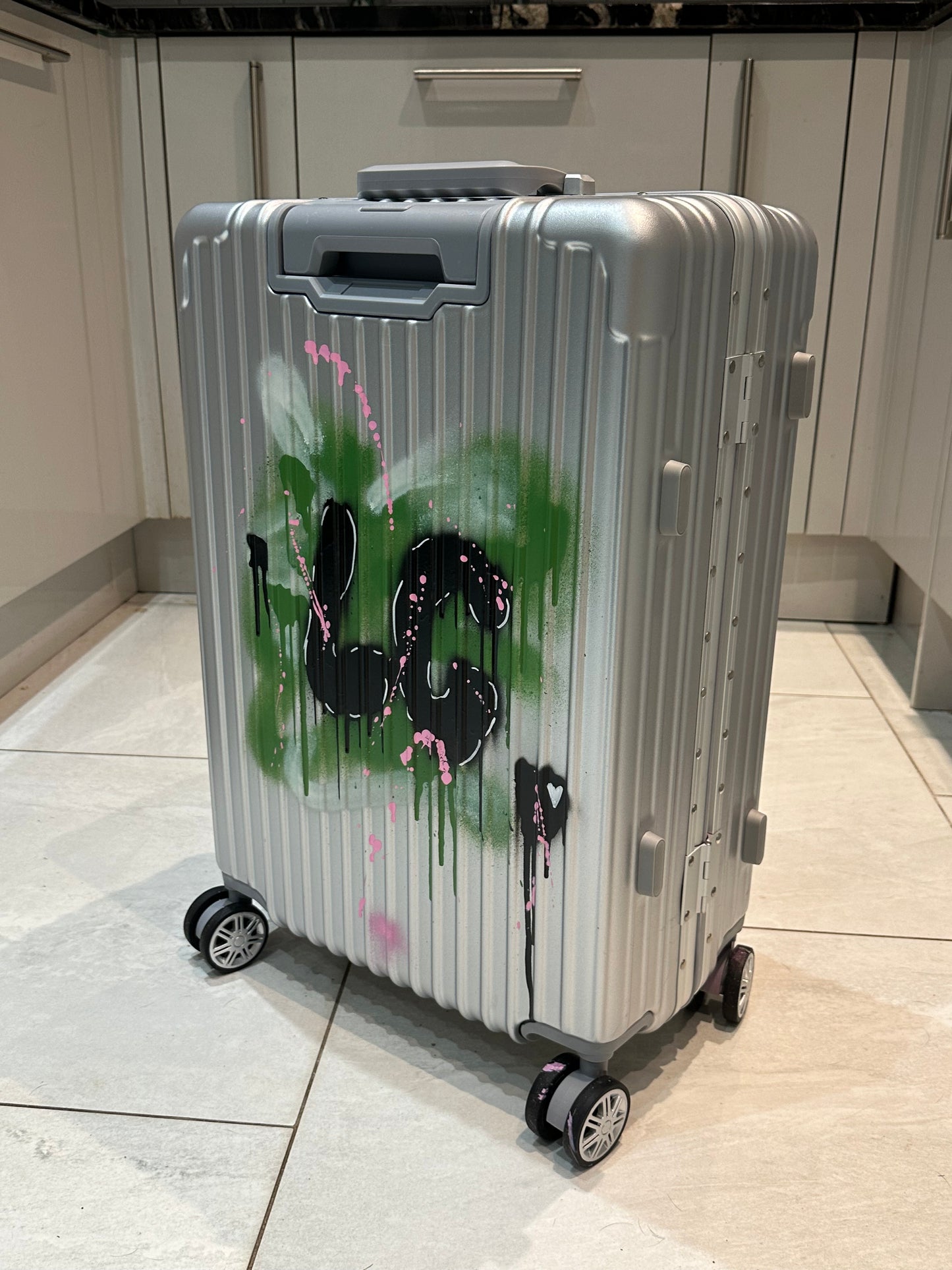 Custom Suitcase Medium (Silver)