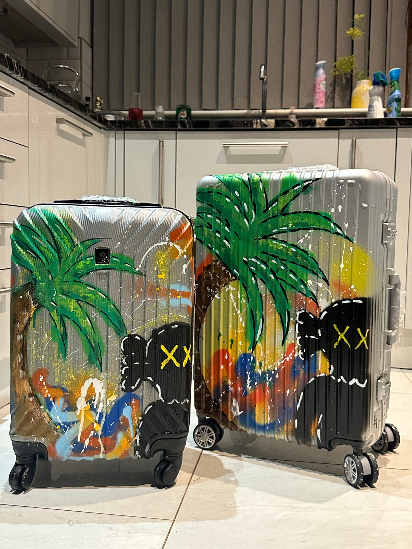 Custom Suitcase Medium (Silver)