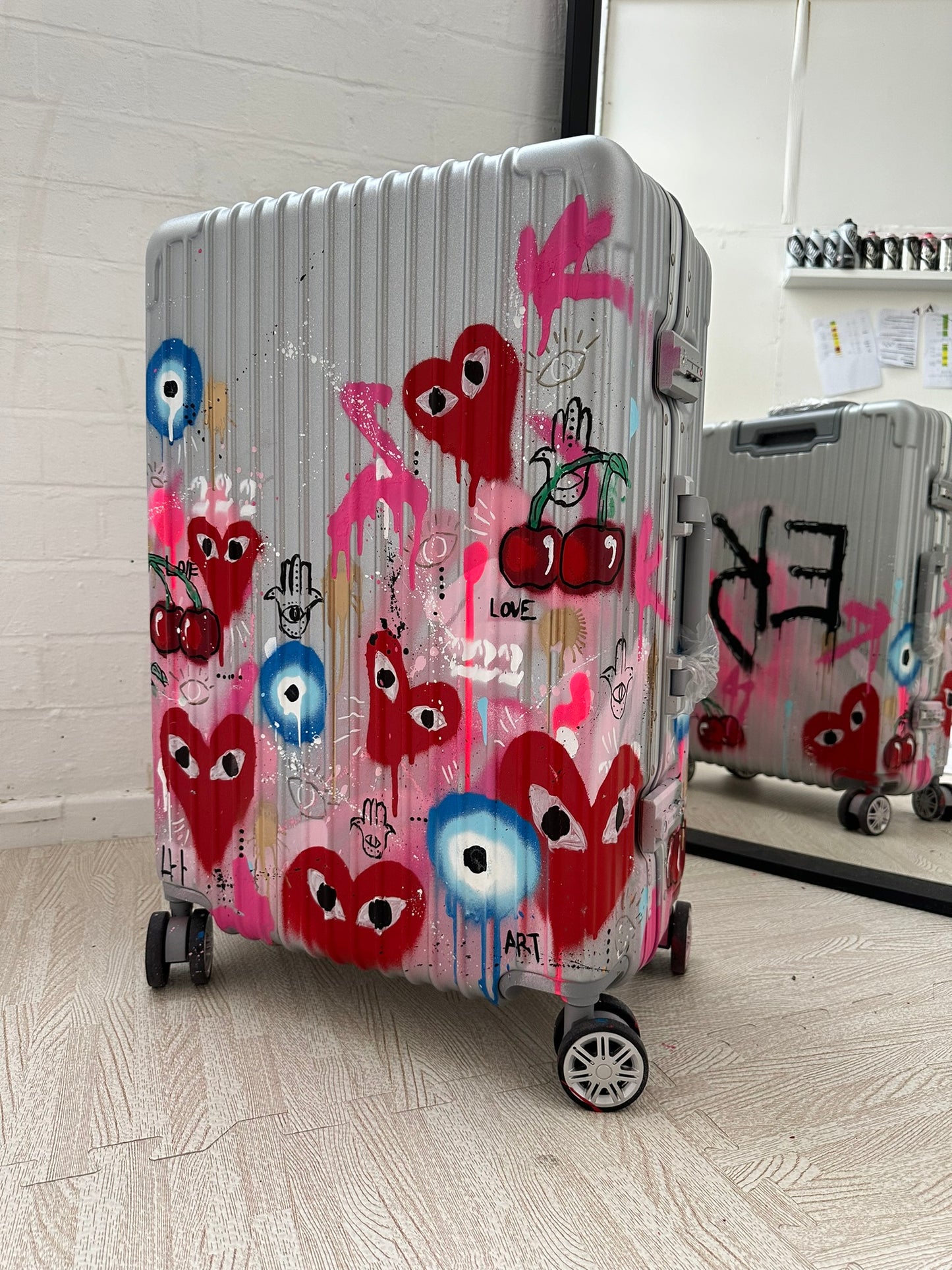 Custom Suitcase Medium (Silver)