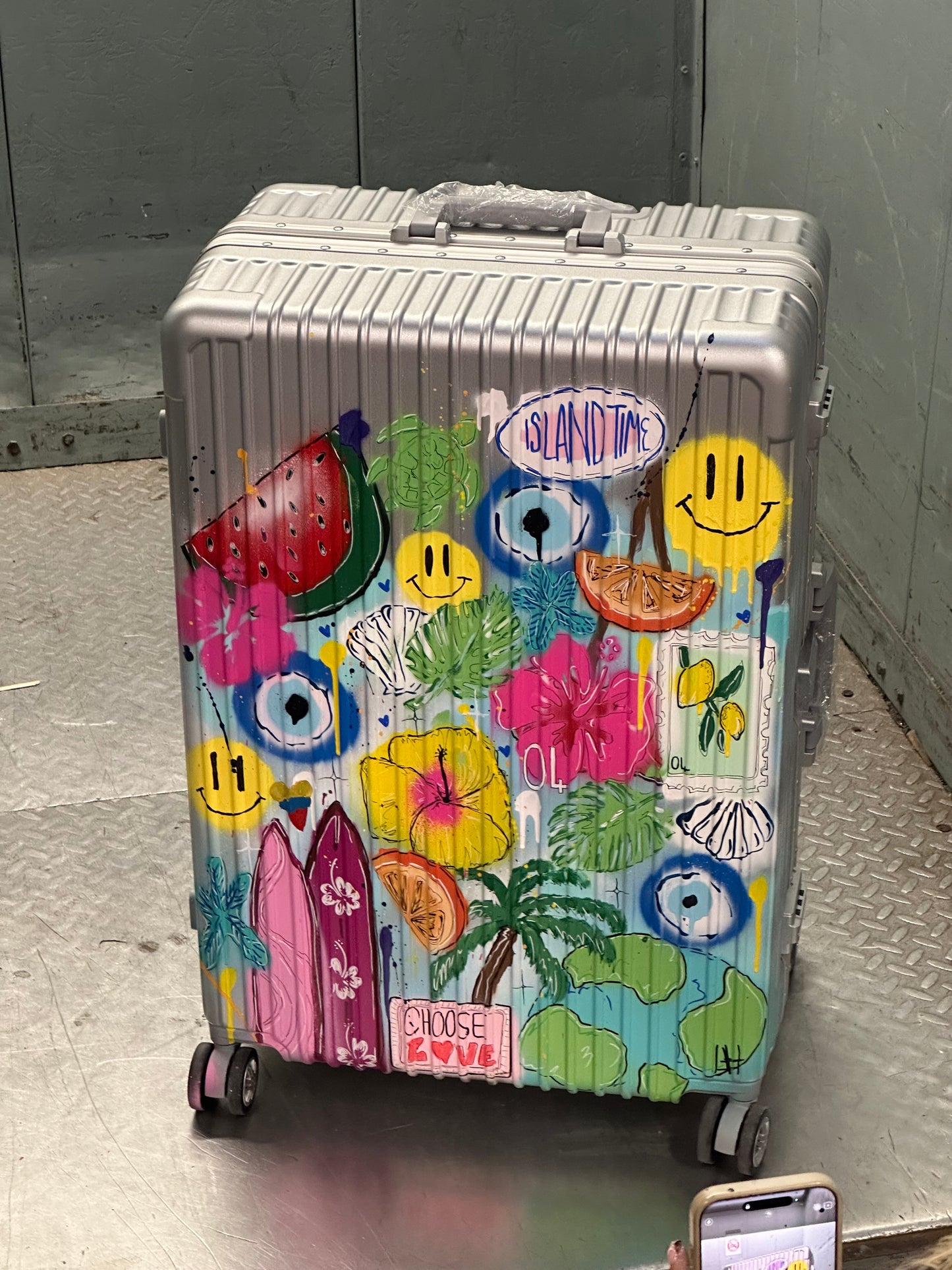 4. Custom Large Suitcase (Silver)